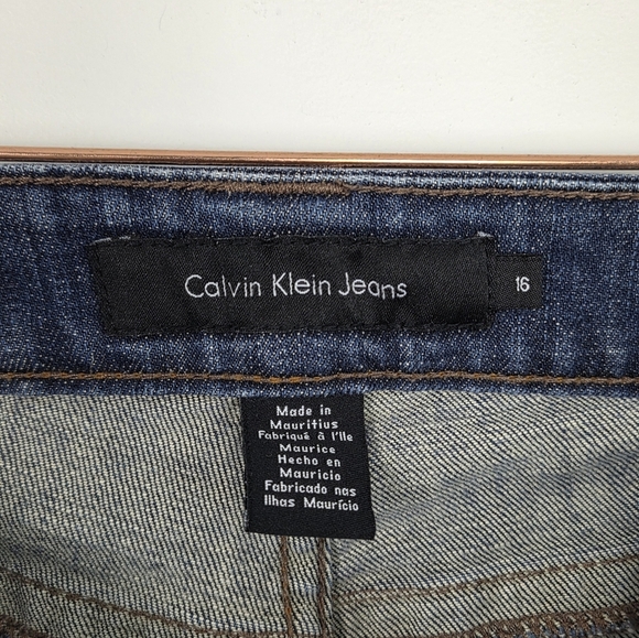 Calvin Klein Women's Low Rise Flare Blue Jeans Size 16 - Picture 7 of 13